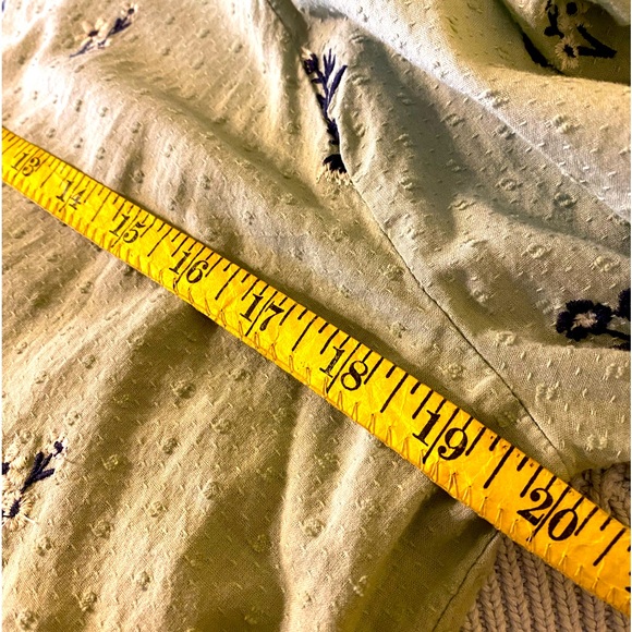 UNIVERSAL THREAD LIGHT GREEN EMBROIDERED BALLOON SLEEVE PEPLUM TOP - SIZE LRG - Picture 11 of 12